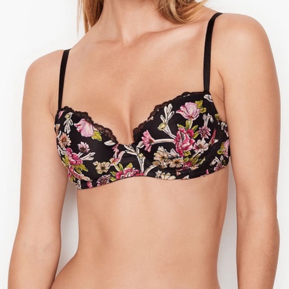 NWOT Victoria Secret Lightly Lined Demi Bra